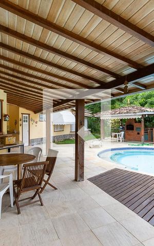 Casa de condomínio à venda com 500m², 5 quartos e 2 vagas Casa de condomínio à venda com 500m², 5 quartos e 2 vagasÁrea externa