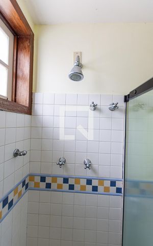 Casa de condomínio à venda com 500m², 5 quartos e 2 vagas Casa de condomínio à venda com 500m², 5 quartos e 2 vagasBanheiro