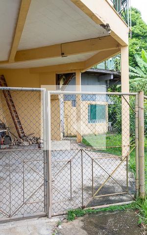 Casa de condomínio à venda com 500m², 5 quartos e 2 vagas Casa de condomínio à venda com 500m², 5 quartos e 2 vagasFachada