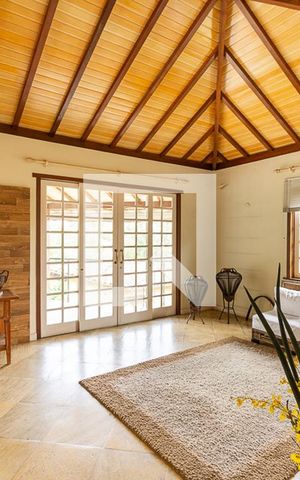 Casa de condomínio à venda com 500m², 5 quartos e 2 vagas Casa de condomínio à venda com 500m², 5 quartos e 2 vagasSala