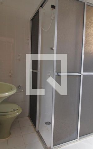 Casa à venda com 140m², 3 quartos e 2 vagasBanheiro da suíte