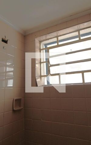 Casa à venda com 140m², 3 quartos e 2 vagasBanheiro 1