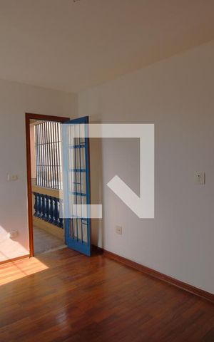 Casa à venda com 140m², 3 quartos e 2 vagasSuíte