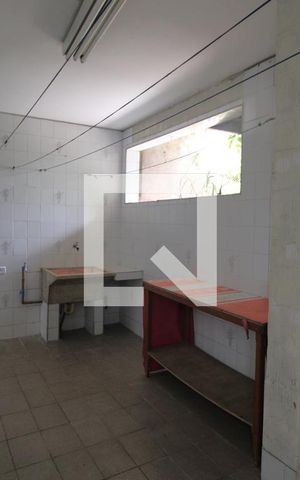 Casa à venda com 140m², 3 quartos e 2 vagasLavanderia