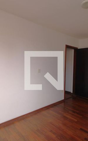 Casa à venda com 140m², 3 quartos e 2 vagasSuíte