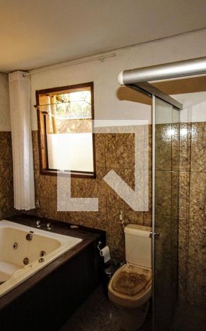 Casa à venda com 5000m², 18 quartos e 19 vagasBanho 1