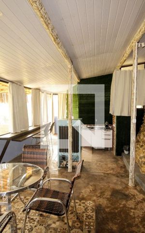 Casa à venda com 5000m², 18 quartos e 19 vagasQuarto 8