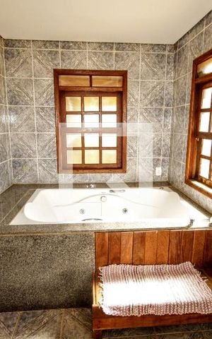 Casa à venda com 5000m², 18 quartos e 19 vagasBanho 2