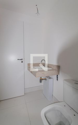 Apartamento à venda com 230m², 4 quartos e 4 vagas Apartamento à venda com 230m², 4 quartos e 4 vagasBanheiro da Suíte 3