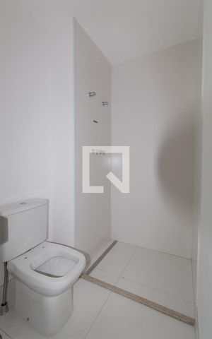 Apartamento à venda com 230m², 4 quartos e 4 vagas Apartamento à venda com 230m², 4 quartos e 4 vagasBanheiro da Suíte 3