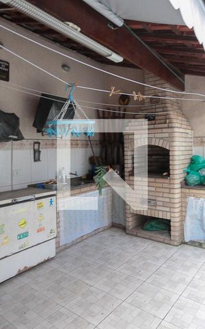 Casa à venda com 243m², 3 quartos e 2 vagasQuintal