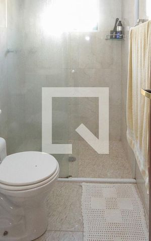 Casa à venda com 243m², 3 quartos e 2 vagasBanheiro Social