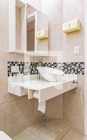 Apartamento para alugar com 70m², 3 quartos e 1 vaga Apartamento para alugar com 70m², 3 quartos e 1 vagaBanheiro social