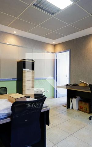 Casa à venda com 300m², 4 quartos e 2 vagas Casa à venda com 300m², 4 quartos e 2 vagasEscritório - Sala 3