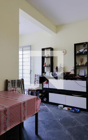 Casa à venda com 300m², 4 quartos e 2 vagas Casa à venda com 300m², 4 quartos e 2 vagasEdícula - Sala