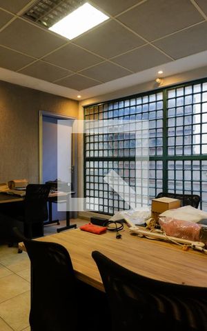 Casa à venda com 300m², 4 quartos e 2 vagas Casa à venda com 300m², 4 quartos e 2 vagasEscritório - Sala 3
