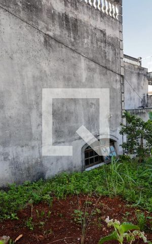 Casa à venda com 300m², 4 quartos e 2 vagas Casa à venda com 300m², 4 quartos e 2 vagasJardim
