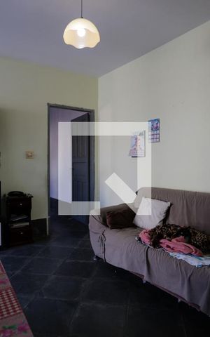 Casa à venda com 300m², 4 quartos e 2 vagas Casa à venda com 300m², 4 quartos e 2 vagasEdícula - Sala