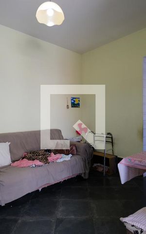 Casa à venda com 300m², 4 quartos e 2 vagas Casa à venda com 300m², 4 quartos e 2 vagasEdícula - Sala