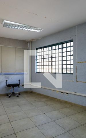 Casa à venda com 300m², 4 quartos e 2 vagas Casa à venda com 300m², 4 quartos e 2 vagasEscritório - Sala 2
