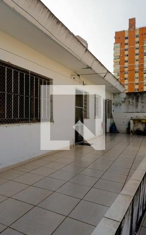 Casa à venda com 300m², 4 quartos e 2 vagas Casa à venda com 300m², 4 quartos e 2 vagasQuintal