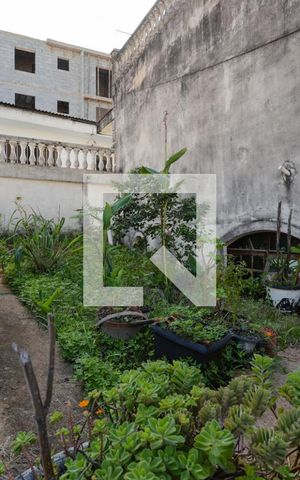 Casa à venda com 300m², 4 quartos e 2 vagas Casa à venda com 300m², 4 quartos e 2 vagasJardim