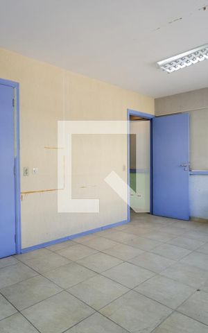 Casa à venda com 300m², 4 quartos e 2 vagas Casa à venda com 300m², 4 quartos e 2 vagasEscritório - Sala 2