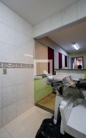 Casa à venda com 300m², 4 quartos e 2 vagas Casa à venda com 300m², 4 quartos e 2 vagasEscritório - Cozinha