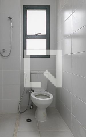 Apartamento à venda com 84m², 2 quartos e 1 vaga Apartamento à venda com 84m², 2 quartos e 1 vagaBanheiro da Suíte