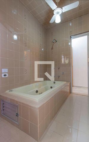 Casa à venda com 260m², 3 quartos e 3 vagas Casa à venda com 260m², 3 quartos e 3 vagasBanheiro Suíte 2
