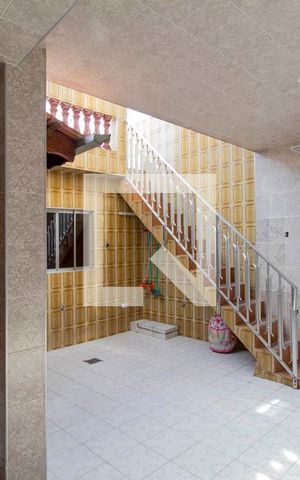 Casa à venda com 260m², 3 quartos e 3 vagas Casa à venda com 260m², 3 quartos e 3 vagasÁrea de Serviço