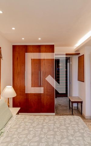 Apartamento à venda com 320m², 3 quartos e 1 vaga Apartamento à venda com 320m², 3 quartos e 1 vagaSuíte 3 - 2 andar
