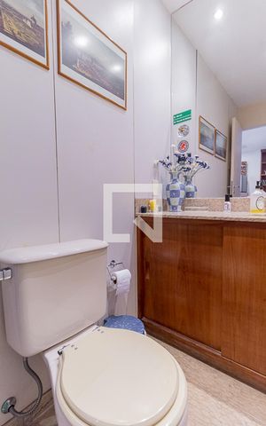 Apartamento à venda com 320m², 3 quartos e 1 vaga Apartamento à venda com 320m², 3 quartos e 1 vagaLavabo - 2 andar