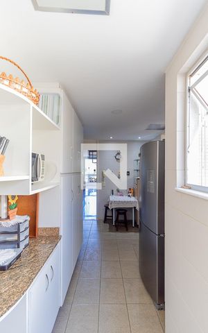 Apartamento à venda com 320m², 3 quartos e 1 vaga Apartamento à venda com 320m², 3 quartos e 1 vagaCozinha