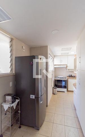 Apartamento à venda com 320m², 3 quartos e 1 vaga Apartamento à venda com 320m², 3 quartos e 1 vagaCozinha