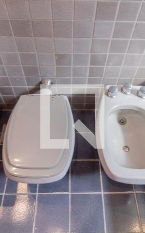 Apartamento à venda com 320m², 3 quartos e 1 vaga Apartamento à venda com 320m², 3 quartos e 1 vagaBanheiro da Suíte 2 - 1 andar