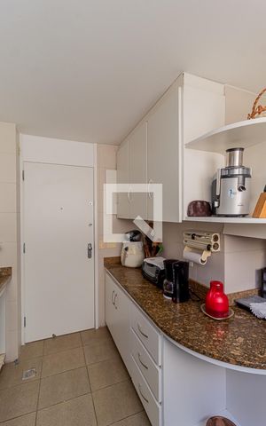 Apartamento à venda com 320m², 3 quartos e 1 vaga Apartamento à venda com 320m², 3 quartos e 1 vagaCozinha