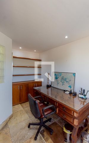 Apartamento à venda com 320m², 3 quartos e 1 vaga Apartamento à venda com 320m², 3 quartos e 1 vagaEscritório - 2 andar