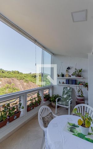 Apartamento à venda com 320m², 3 quartos e 1 vaga Apartamento à venda com 320m², 3 quartos e 1 vagaVaranda - 1 andar