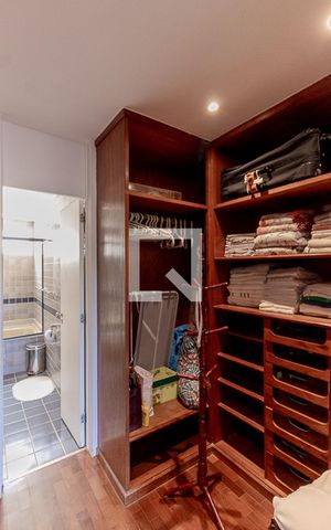 Apartamento à venda com 320m², 3 quartos e 1 vaga Apartamento à venda com 320m², 3 quartos e 1 vagaCloset Suíte 2 - 1 andar