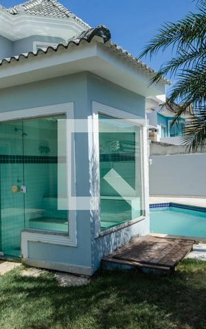 Casa de condomínio à venda com 600m², 6 quartos e 3 vagas Casa de condomínio à venda com 600m², 6 quartos e 3 vagasVaranda