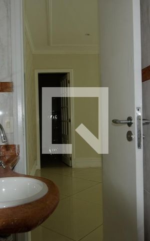 Casa de condomínio à venda com 600m², 6 quartos e 3 vagas Casa de condomínio à venda com 600m², 6 quartos e 3 vagasLavabo