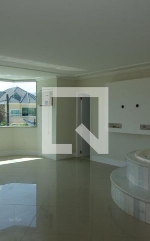 Casa de condomínio à venda com 600m², 6 quartos e 3 vagas Casa de condomínio à venda com 600m², 6 quartos e 3 vagasSuite 4
