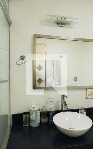 Apartamento à venda com 330m², 4 quartos e 3 vagasBanheiro da Suíte 2