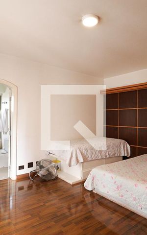 Apartamento à venda com 330m², 4 quartos e 3 vagasSuíte 1