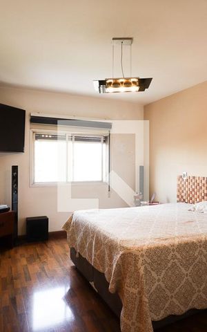 Apartamento à venda com 330m², 4 quartos e 3 vagasSuíte 2