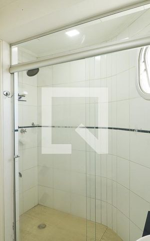 Apartamento à venda com 330m², 4 quartos e 3 vagasBanheiro da Suíte 2
