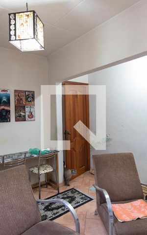 Casa à venda com 180m², 3 quartos e 2 vagas Casa à venda com 180m², 3 quartos e 2 vagasQuarto