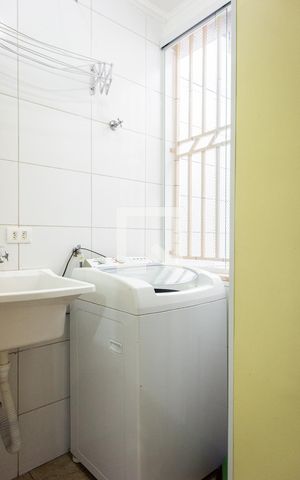 Casa de condomínio à venda com 25m², 1 quarto e sem vaga Casa de condomínio à venda com 25m², 1 quarto e sem vagaÁrea de Serviço