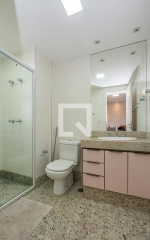 Apartamento para alugar com 220m², 4 quartos e 4 vagas Apartamento para alugar com 220m², 4 quartos e 4 vagasBanheiro da Suíte 3